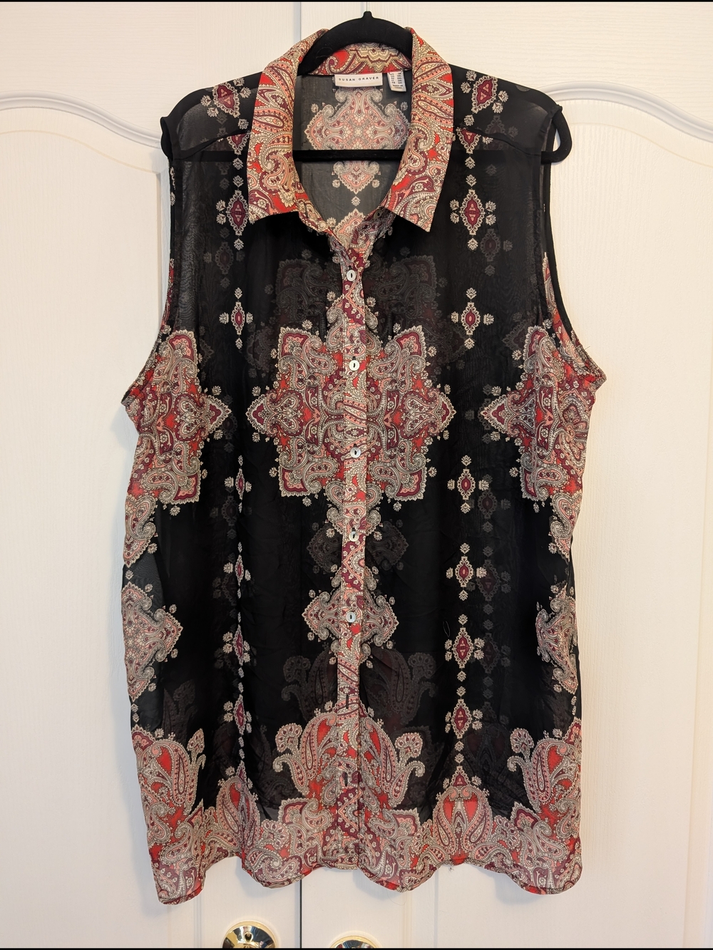 Chiffon Sleeveless Button-Front Paisley Blouse - Black/Red